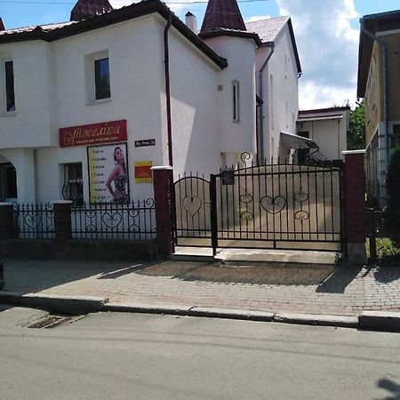 Sadyba Anzhelika Truskavets Buitenkant foto